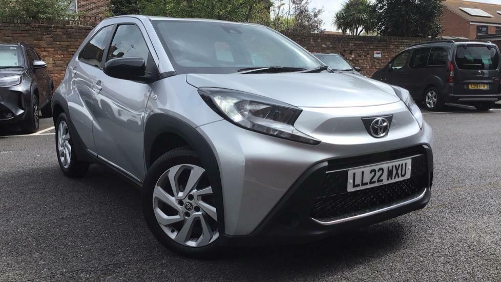 Compare Toyota Aygo X 1.0 Vvt-i Pure Hatchback Euro 6 LL22WXU Silver