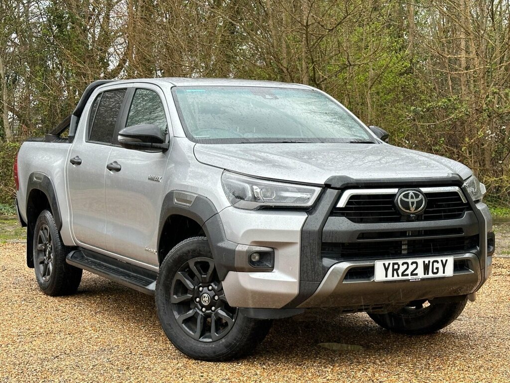 Compare Toyota HILUX 2.8 D-4d Invincible X Double Cab Pickup 4Wd E YR22WGY Silver