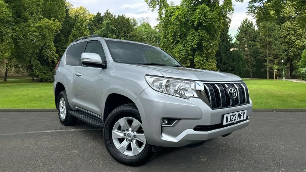 Compare Toyota Land Cruiser 2.8D Active Navi 4Wd Swb Euro 6 Ss WJ23NFY Silver