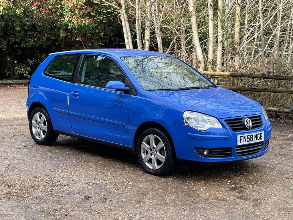 Compare Volkswagen Polo 1.4 Match FN58NGE Blue