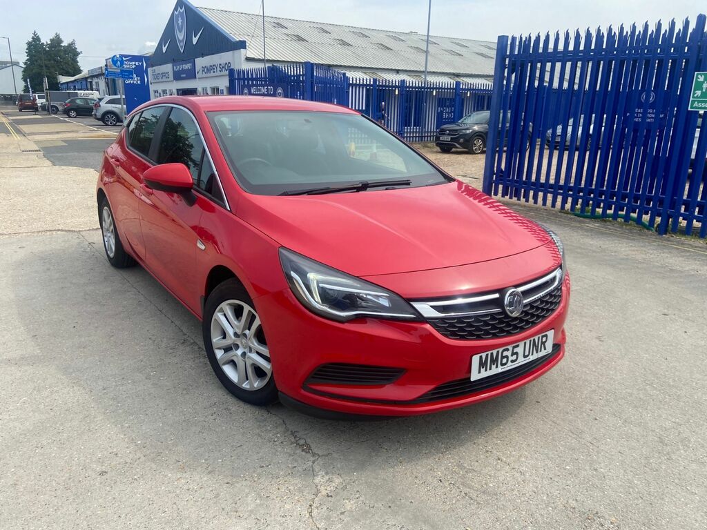 Compare Vauxhall Astra Tech Line MM65UNR Red