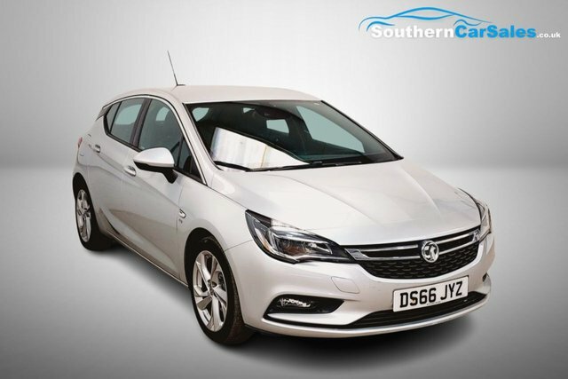 Compare Vauxhall Astra 1.4 Sri 148 Bhp DS66JYZ Silver