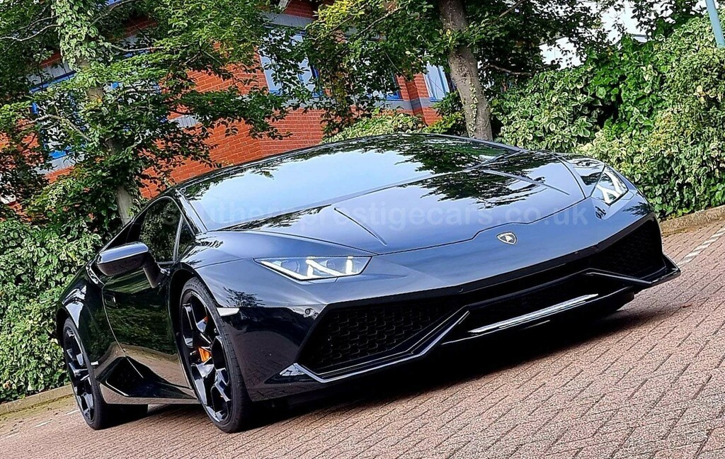 Compare Lamborghini Huracan Coupe S9PRV 