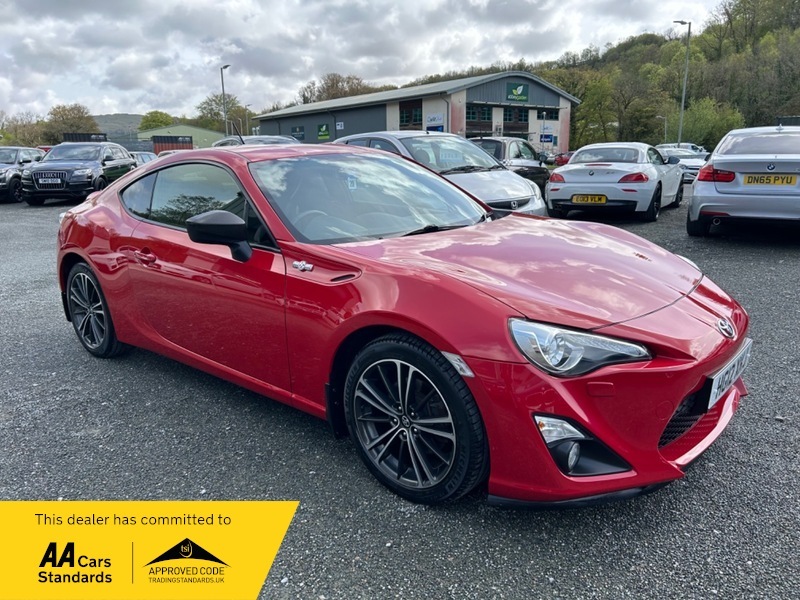 Compare Toyota GT86 D-4s HG12XKJ Red