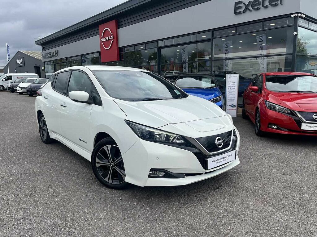 Compare Nissan Leaf E 110Kw N-connecta 40Kwh Hatchback SC69AOY White