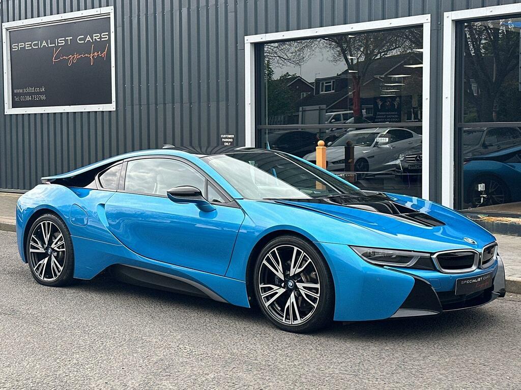 Compare BMW i8 Coupe FN64ONZ 