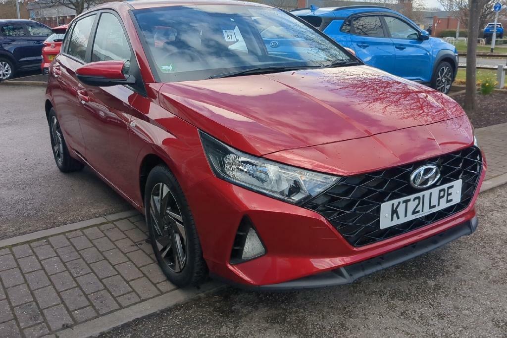 Compare Hyundai I20 1.0 T-gdi Mhev Se Connect Hatchback Hyb KT21LPE Red