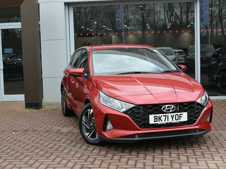 Compare Hyundai I20 1.0 T-gdi 100Ps Se Connect 48 Volt Hybrid Dct BK71YOF Red