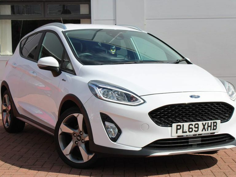 Compare Ford Fiesta Active X PL69XHB White