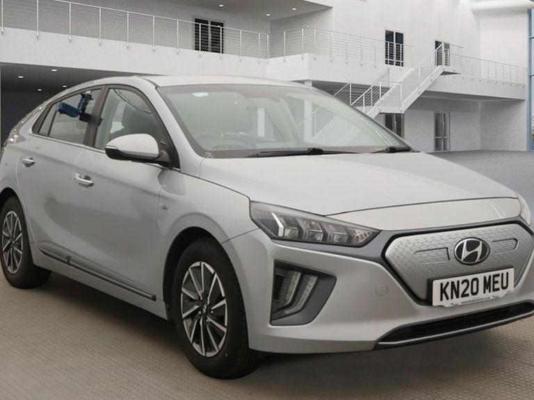 Compare Hyundai Ioniq Suv E 136Ps Premium 39Kwh KN20MEU Silver