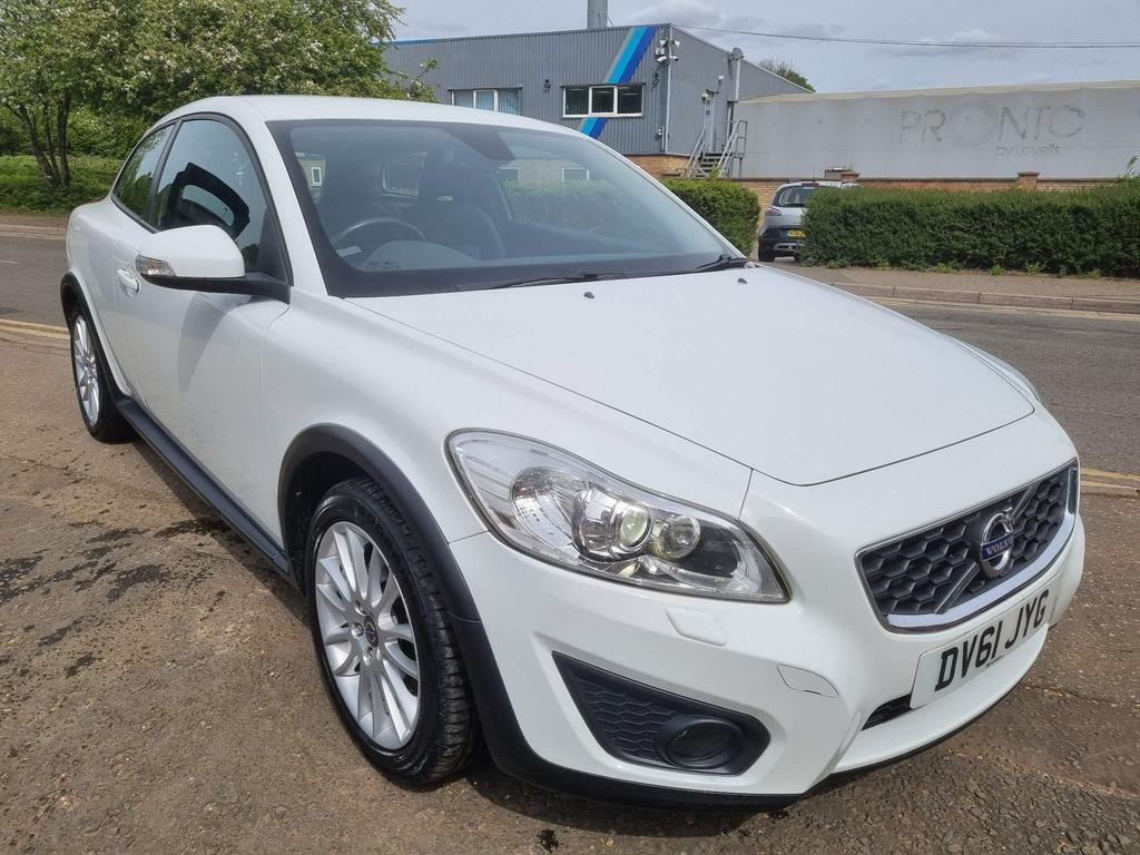 Compare Volvo C30 2.0 D3 Se Lux Sports Coupe Geartronic Euro 5 DV61JYG White