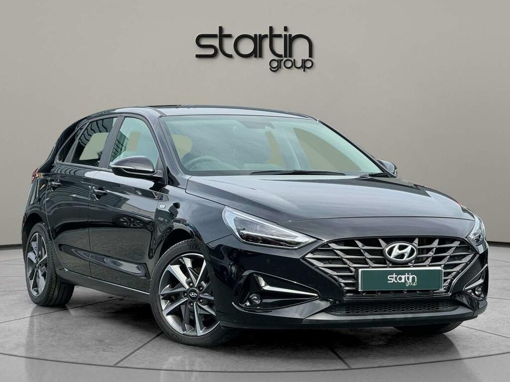 Compare Hyundai I30 1.0 T-gdi Mhev Premium Dct Euro 6 Ss OE21FCV Black