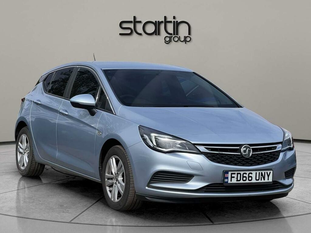 Compare Vauxhall Astra 1.4I Design Euro 6 FD66UNY Silver
