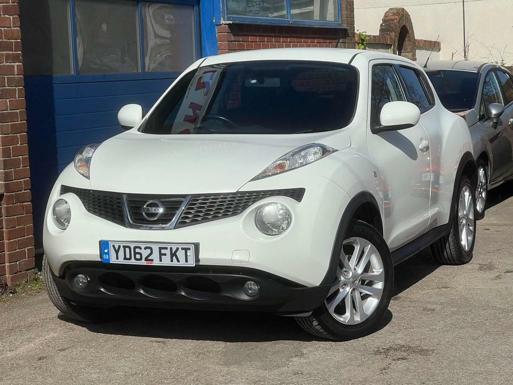 Compare Nissan Juke 1.6 Acenta Euro 5 Ss YD62FKT White