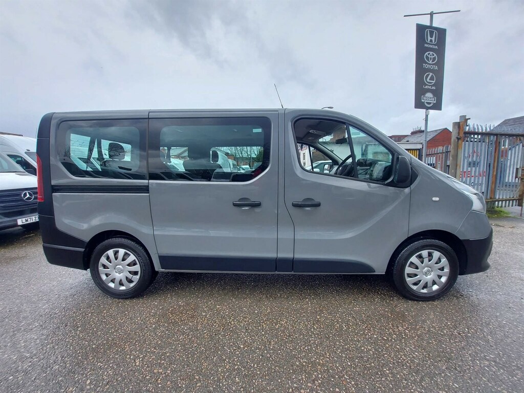 Compare Renault Trafic Trafic Sl27 Business Energy Dci AE17OBG Grey