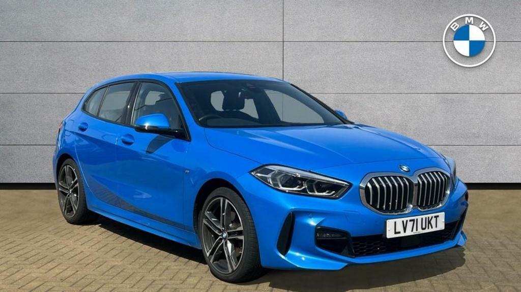 Compare BMW 1 Series 118I M Sport LV71UKT Blue