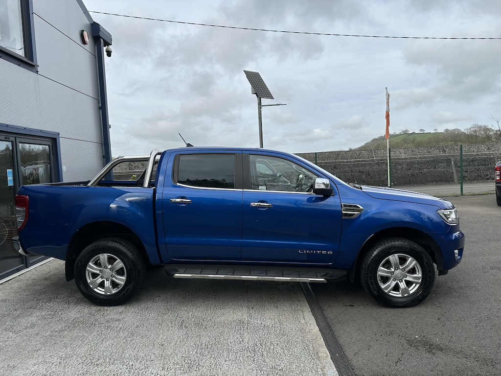 Compare Ford Ranger Ford Ranger Limited YR70YJF Blue