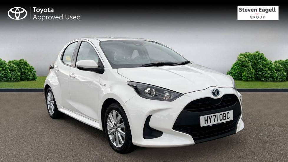 Compare Toyota Yaris Yaris Icon Hev Cvt HY71OBC White