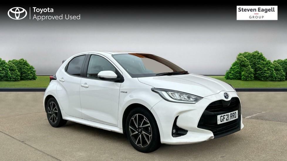 Compare Toyota Yaris 1.5 Vvt-h Design E-cvt Euro 6 Ss GF21RRO White