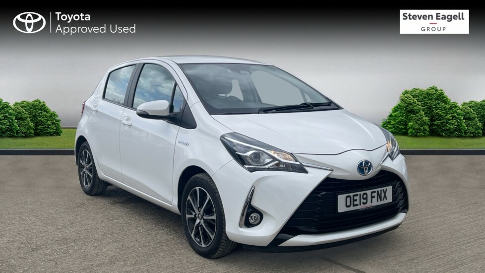 Compare Toyota Yaris Vvt-i Icon Tech OE19FNX White