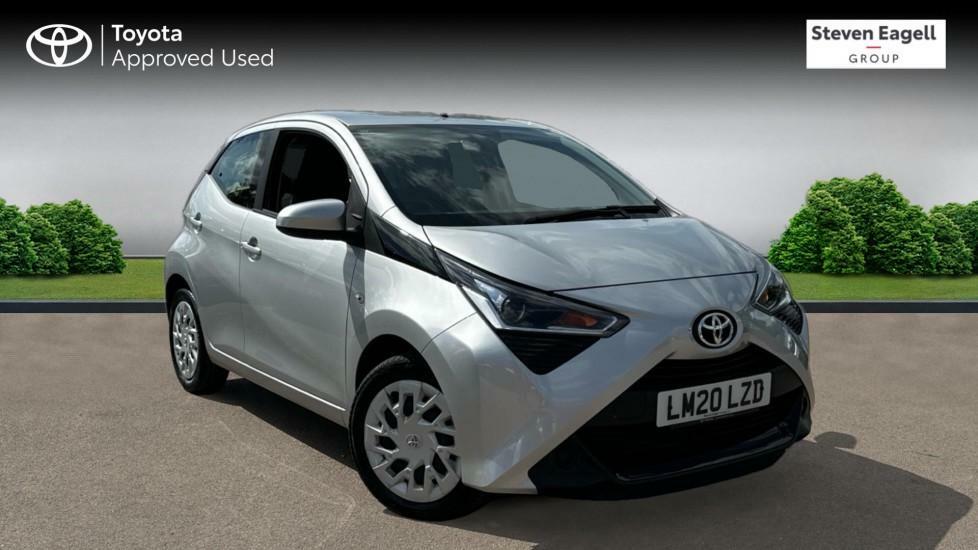 Compare Toyota Aygo 1.0 Vvt-i X-play Euro 6 LM20LZD Silver