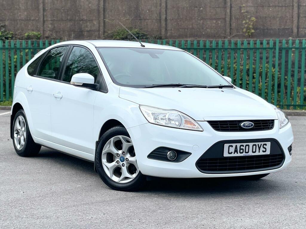 Compare Ford Focus Hatchback 1.6 Sport 201160 CA60OYS White