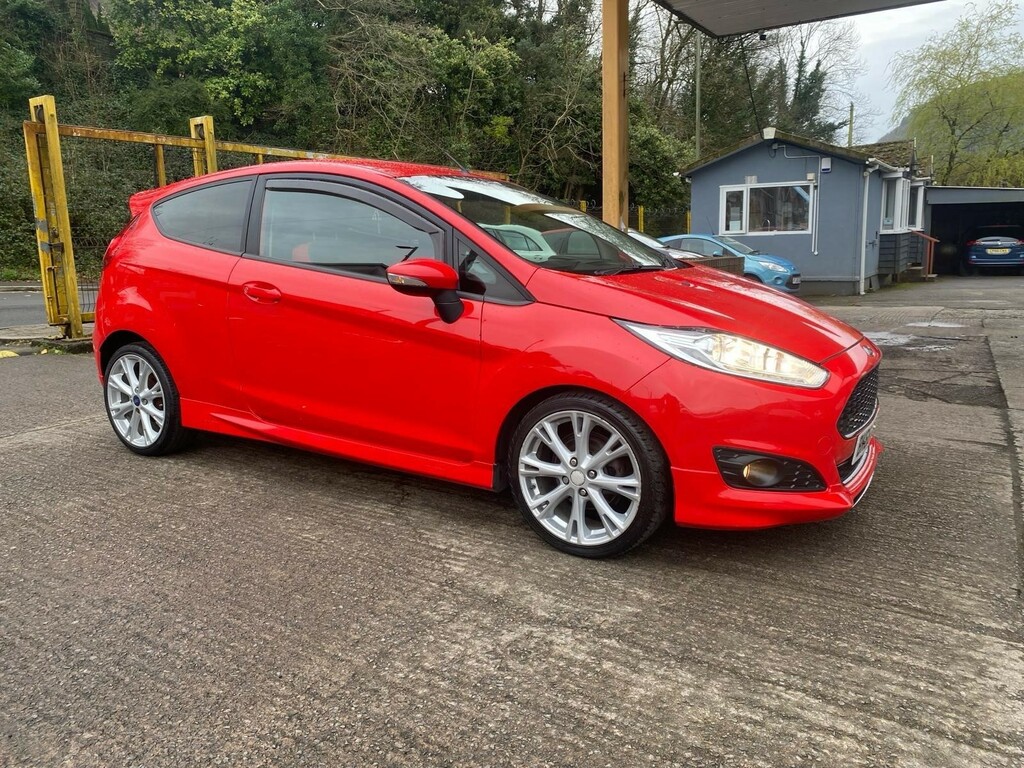Compare Ford Fiesta 1.0T Ecoboost Zetec S Euro 6 Ss BK66RJU Red