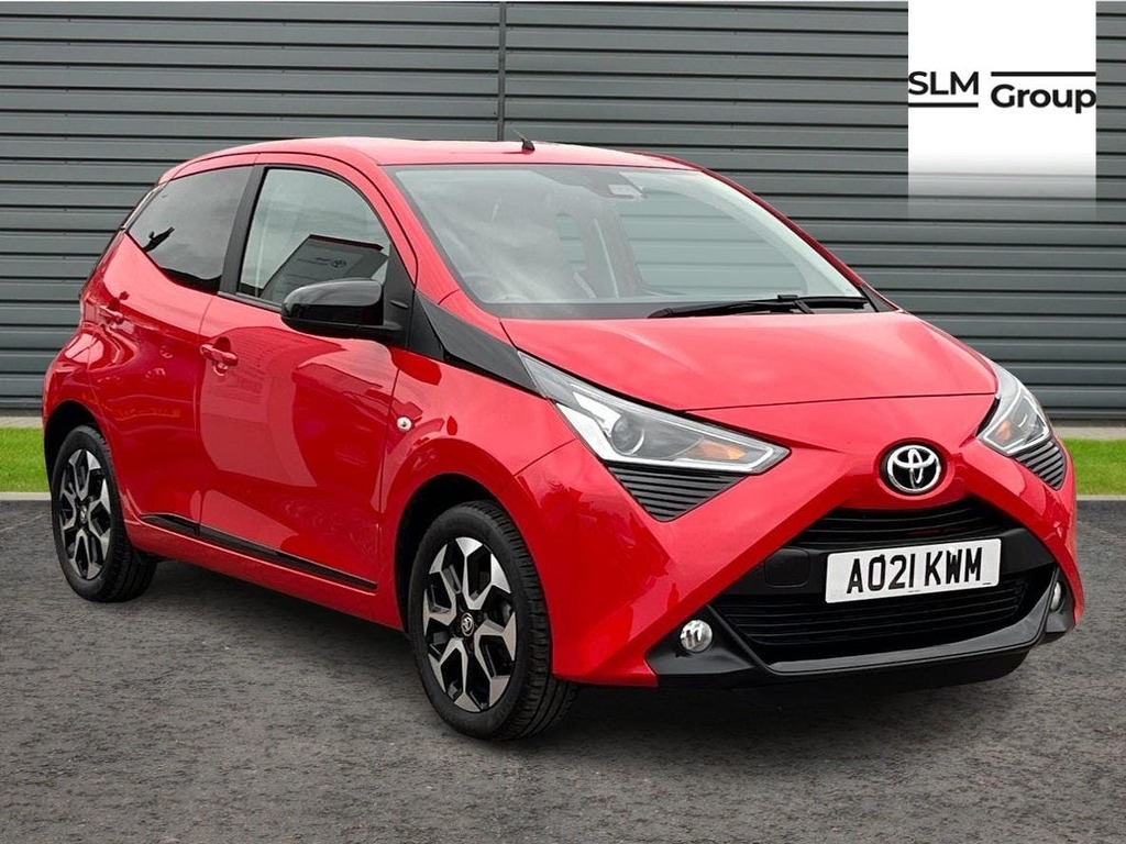 Compare Toyota Aygo 1.0 Vvt I X Trend AO21KWM Red