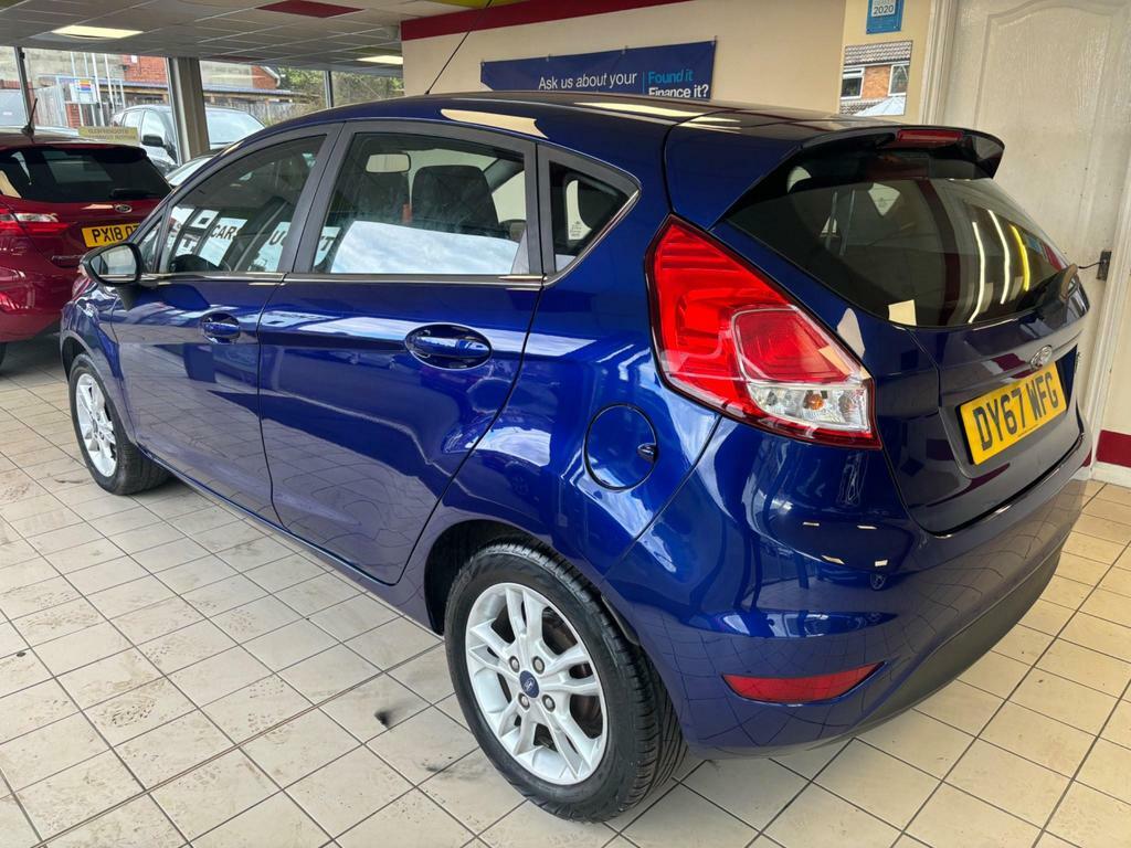 Compare Ford Fiesta 1.25 Zetec Euro 6 DY67WFG Blue