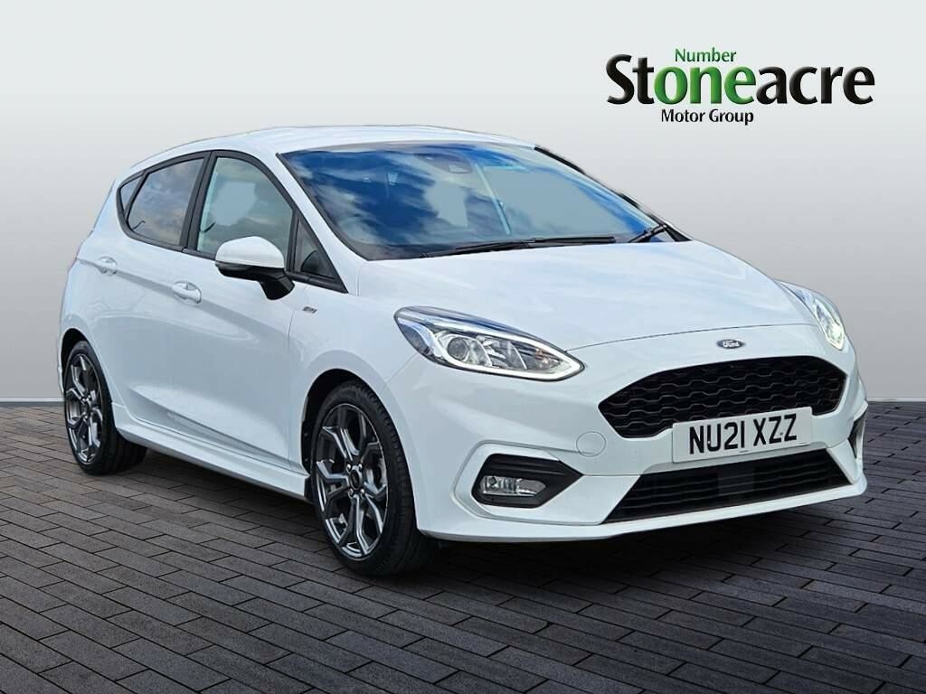 Compare Ford Fiesta 1.0 Ecoboost Hybrid Mhev 125 St-line Edition NU21XZZ White