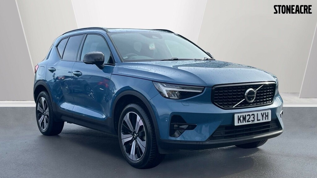 Compare Volvo XC40 1.5H T5 Recharge 10.7Kwh Ultimate Dark Suv KM23LYH Blue