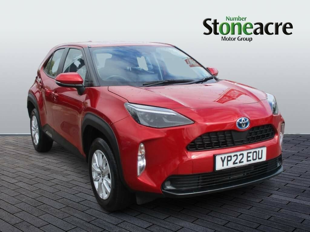 Compare Toyota Yaris Cross 1.5 Vvt-h Icon Suv YP22EOU Red