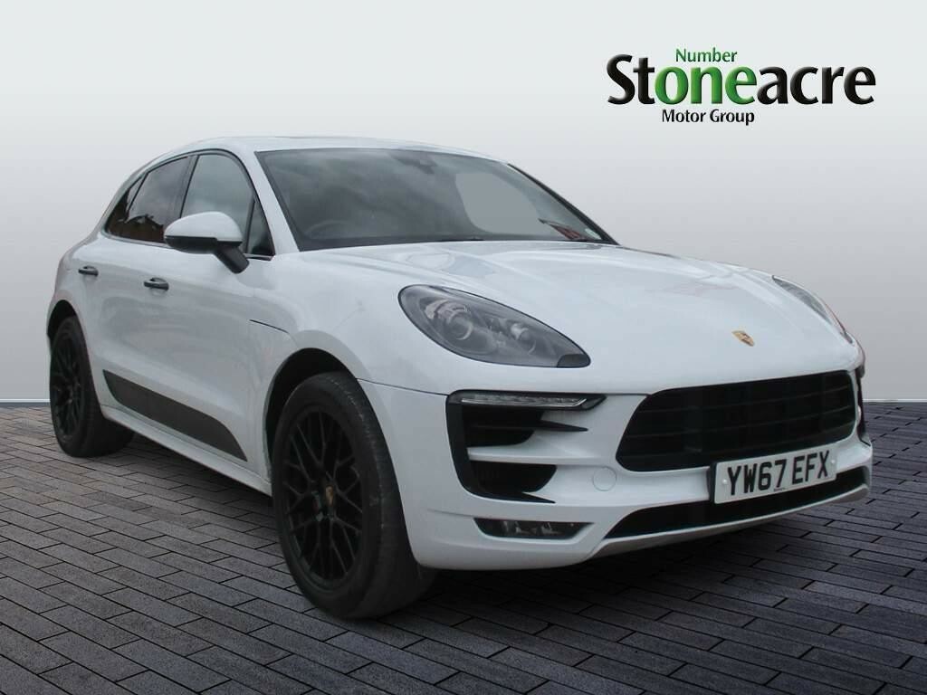 Compare Porsche Macan 3.0T V6 Gts Pdk 4Wd Euro 6 Ss YW67EFX White