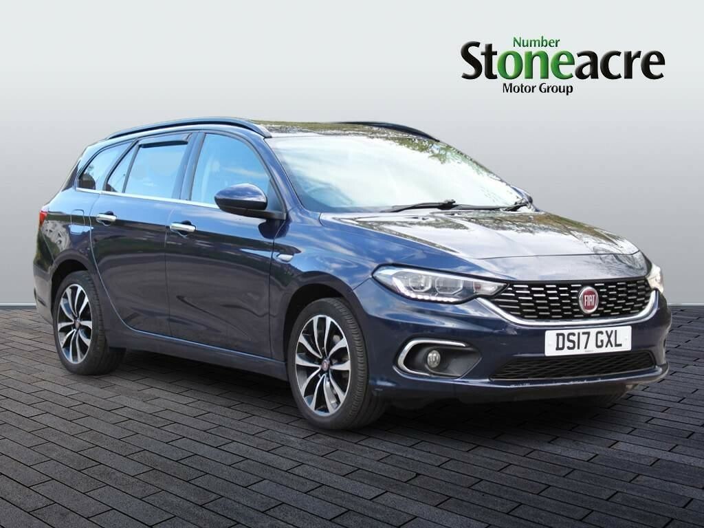 Compare Fiat Tipo 1.4 T-jet Lounge Euro 6 Ss DS17GXL Blue
