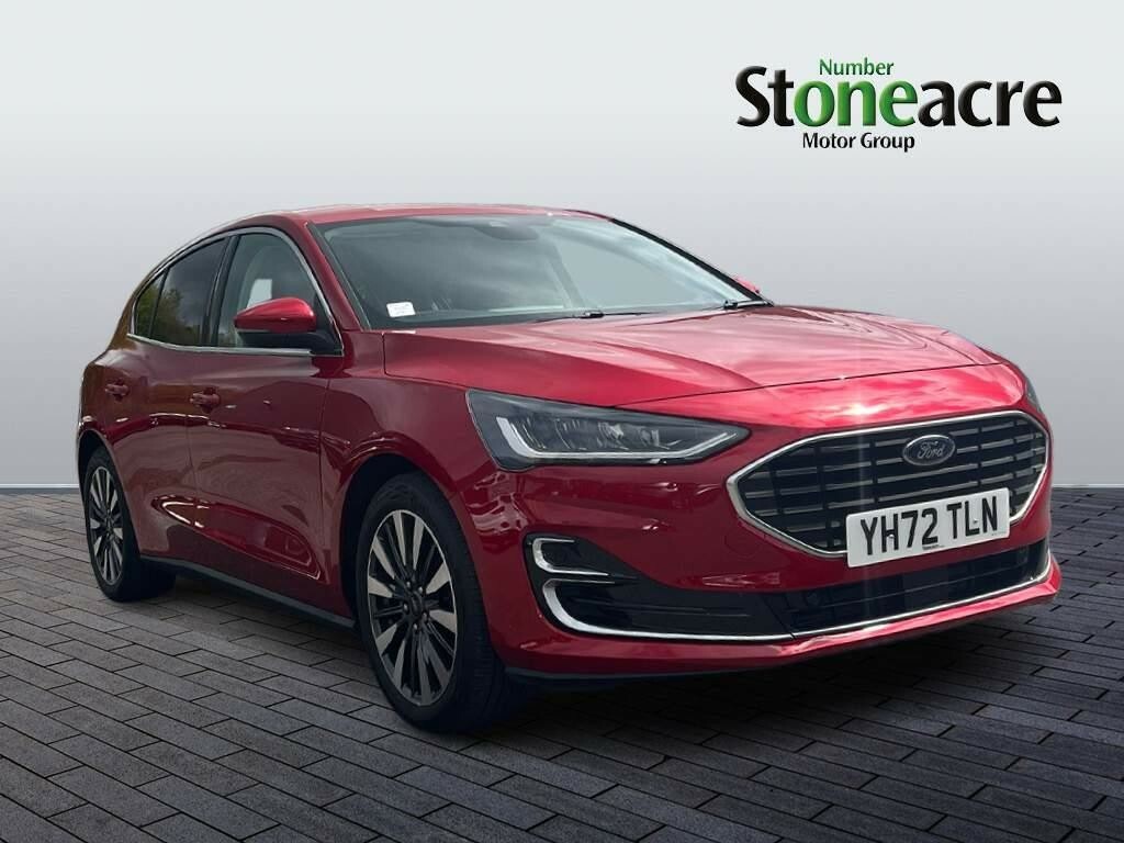 Compare Ford Focus 1.0T Ecoboost Titanium Vignale Euro 6 Ss YH72TLN Red