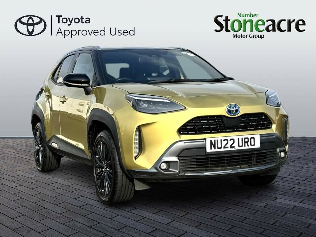 Compare Toyota Yaris Cross 1.5 Vvt-h Dynamic Suv NU22URO Yellow