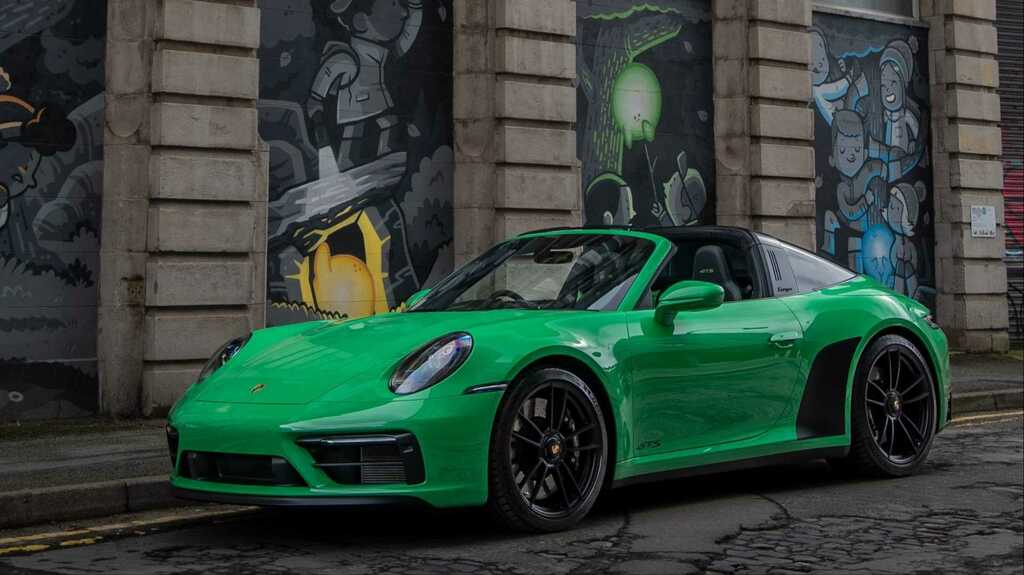 Compare Porsche 911 Targa 4 Gts S-a FG23ZNT Green