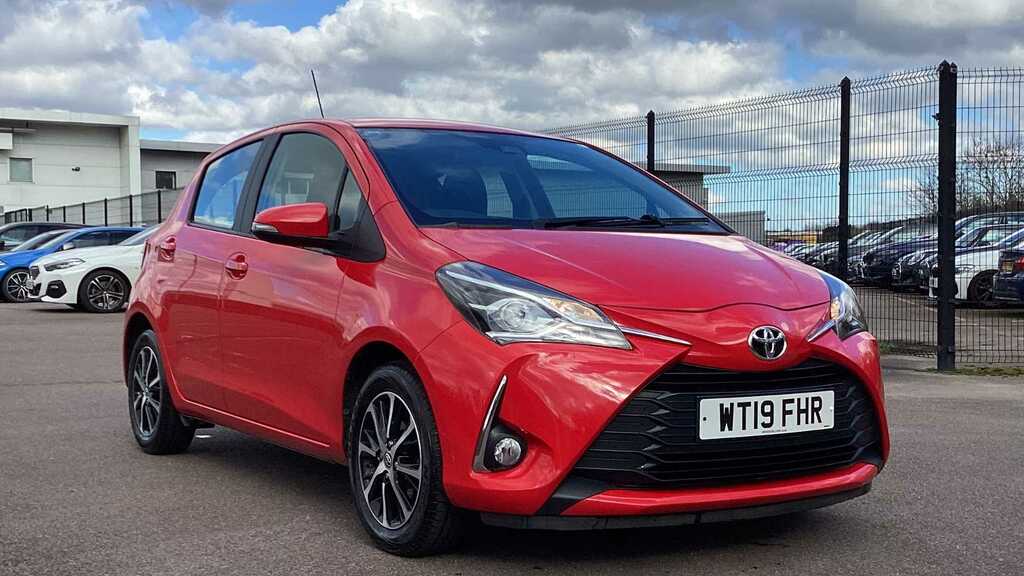 Compare Toyota Yaris 1.5 Vvt-i Icon Tech WT19FHR Red