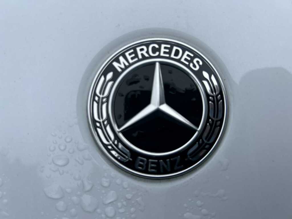 Mercedes-Benz GLB Class 200 Amg Line Premium Night Ed 7G-tronic White #1