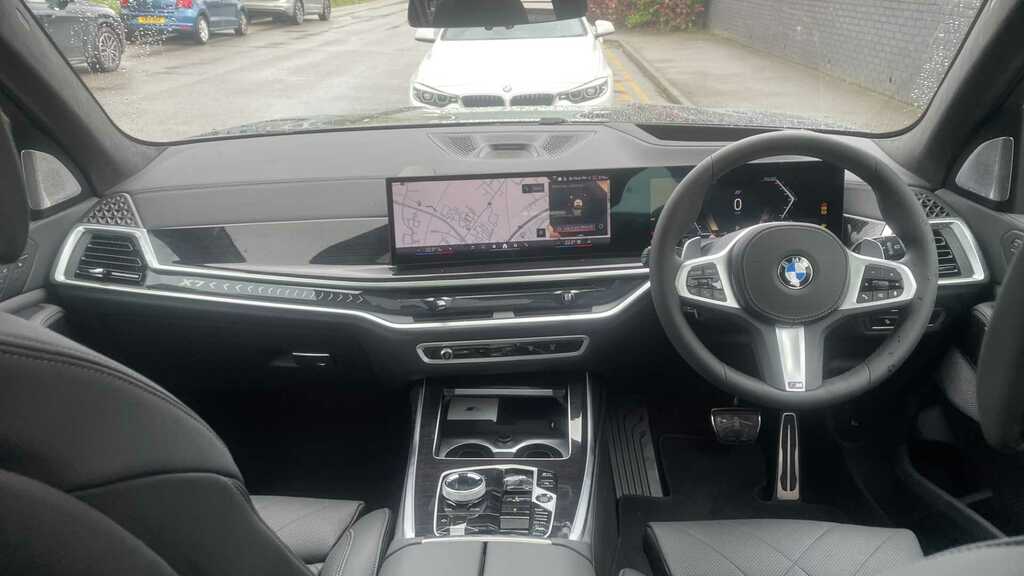 Compare BMW X7 Xdrive40i Mht M Sport Step YE24WZK Grey