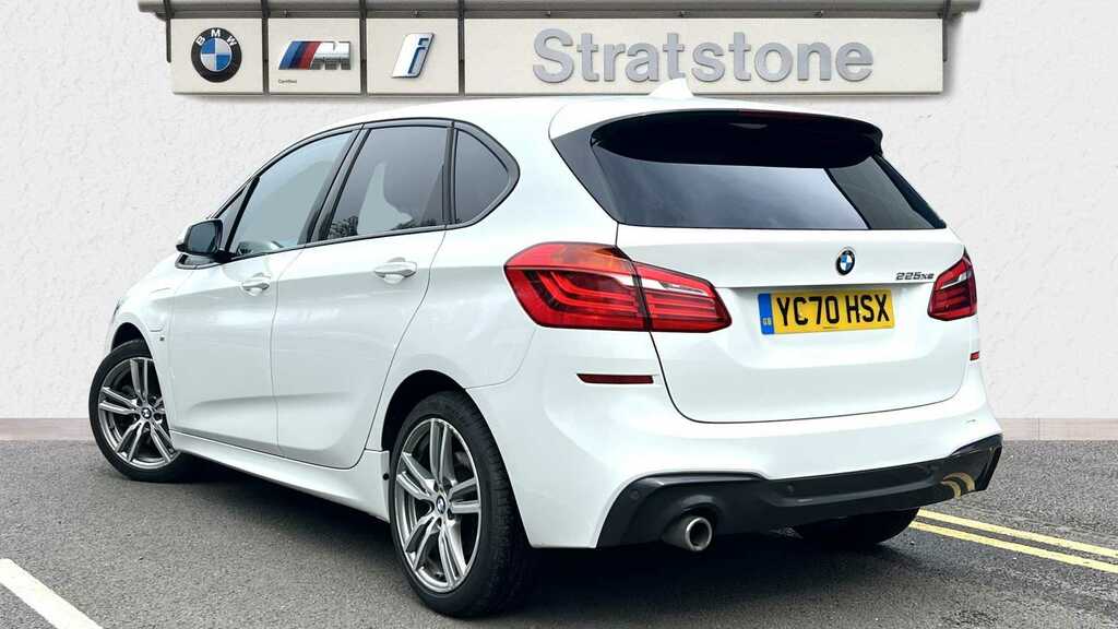 Compare BMW 2 Series 225Xe M Sport YC70HSX White