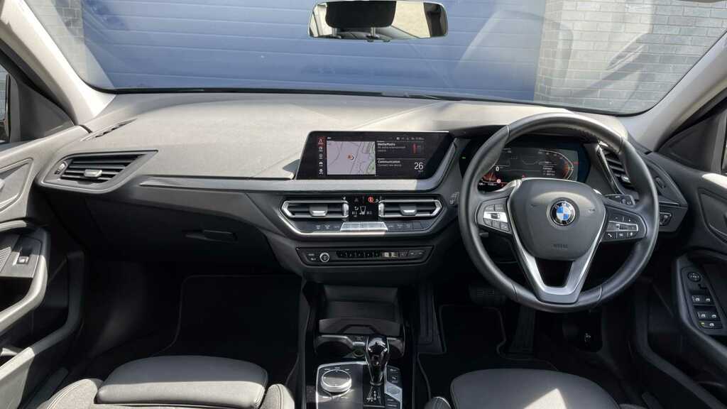 Compare BMW 1 Series 118I 136 Sport Step Live Cockpit Pro LG72YDE Black