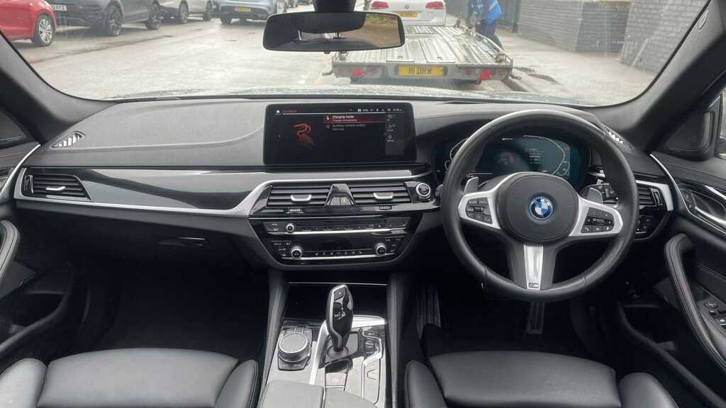 Compare BMW 5 Series 530E Xdrive M Sport YE72VBG Grey