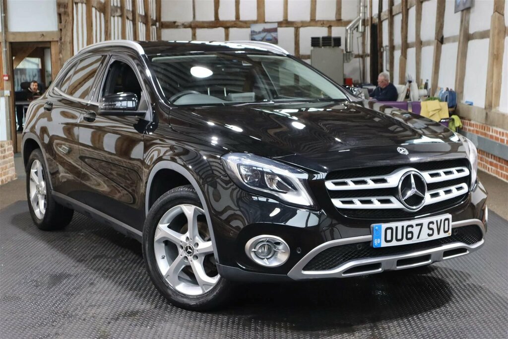 Compare Mercedes-Benz GLA Class 2.1 Gla200d Sport Premium 7G-dct Euro 6 Ss OU67SVO Black