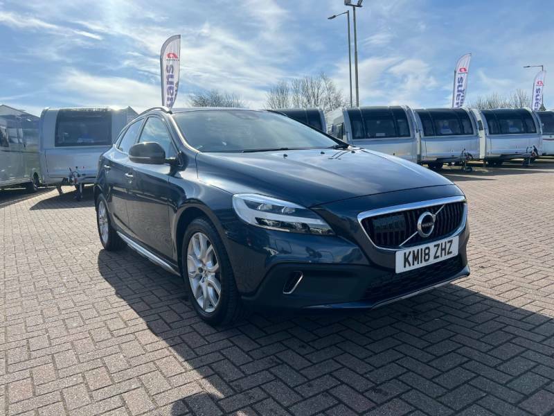 Compare Volvo V40 Cross Country Cross Country Pro D2 120 Geartronic KM18ZHZ Blue