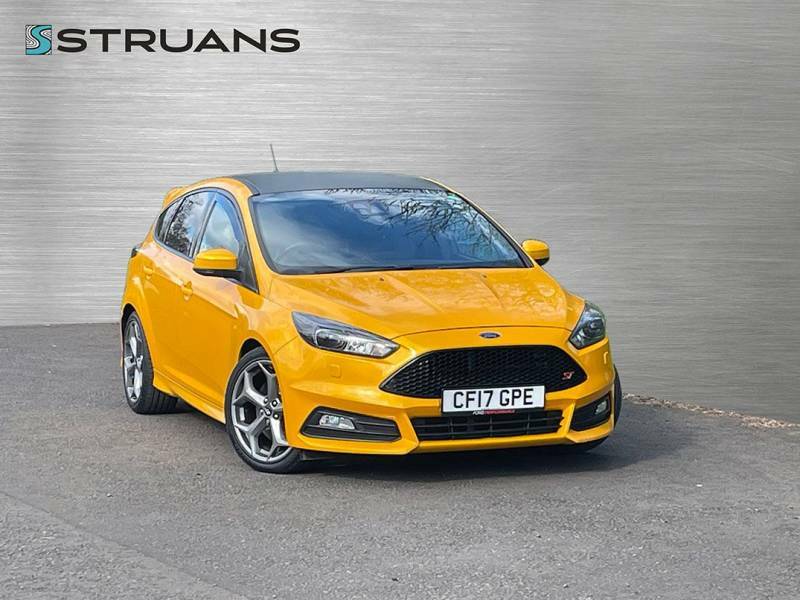 Compare Ford Focus St-3 2.0 Tdci 185 Powershift CF17GPE Yellow