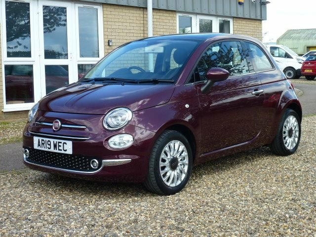 Compare Fiat 500 1.2 Lounge 69 AR19WEC Red
