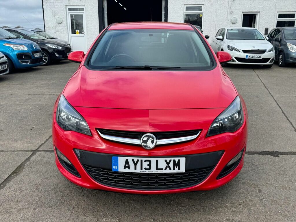 Compare Vauxhall Astra Hatchback 1.4 16V Energy Euro 5 201313 AY13LXM Red