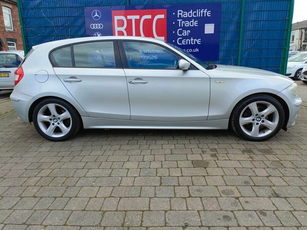 Compare BMW 1 Series Hatchback 2.0 120D Sport Euro 4 200606 YL06OWU Silver