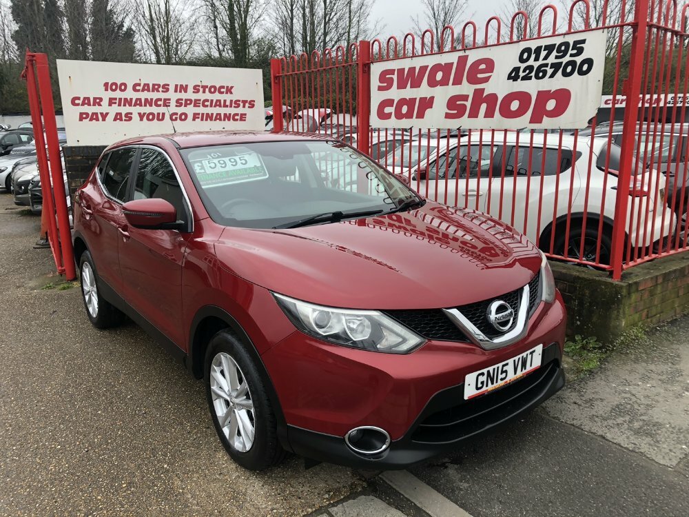 Compare Nissan Qashqai 1.5 Dci Acenta GN15VWT Red